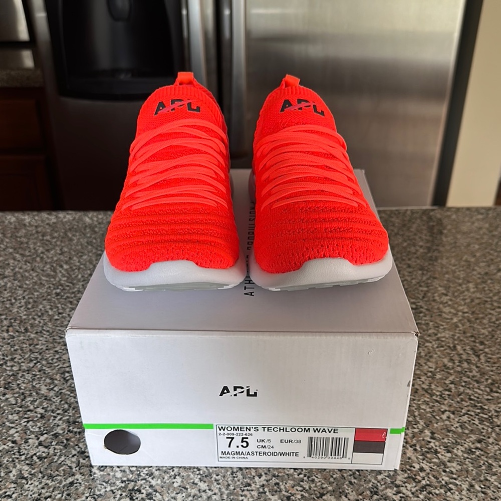 APL Techloom Wave in Vibrant Red